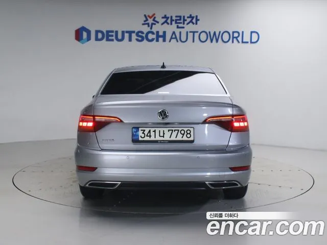 Volkswagen Jetta 2021 thumb 4