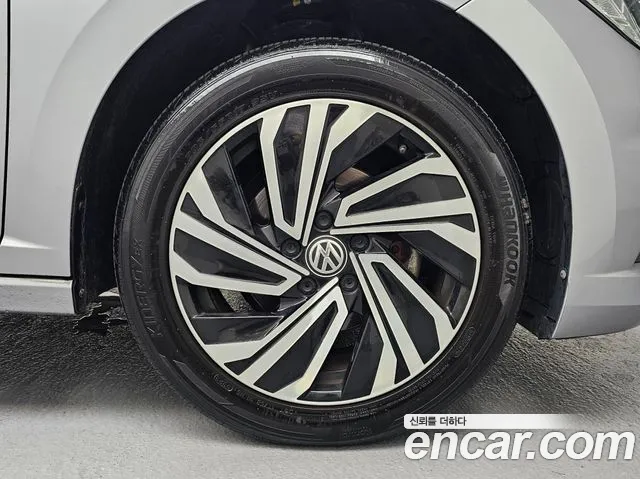Volkswagen Jetta 2021 thumb 5