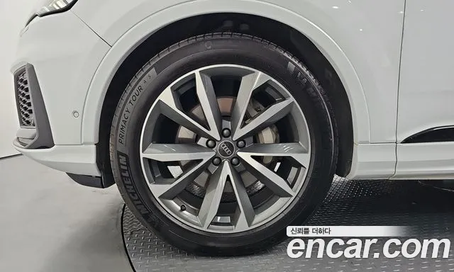 Audi Q7 2023 thumb 5