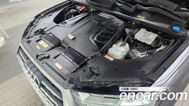 Audi Q7 2019 thumb 6