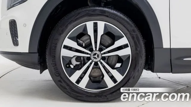Mercedes-Benz GLB 2025 thumb 5