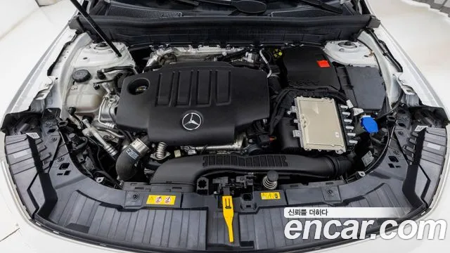 Mercedes-Benz GLB 2025 thumb 6