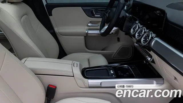 Mercedes-Benz GLB 2025 thumb 9