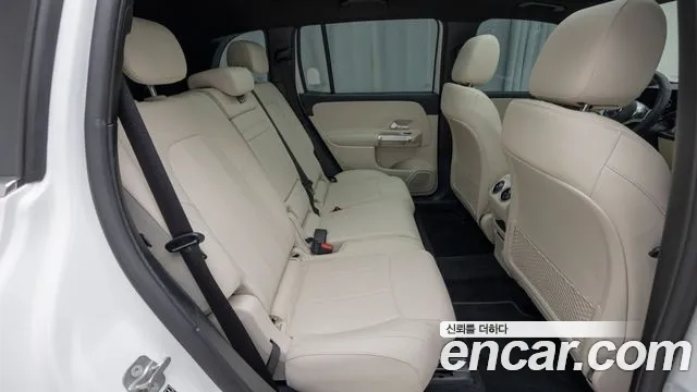 Mercedes-Benz GLB 2025 thumb 10