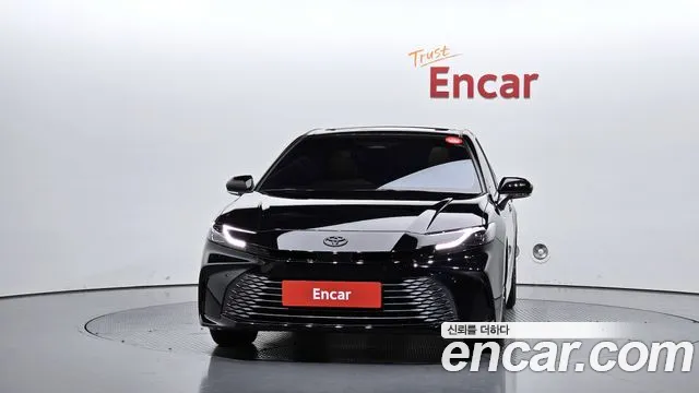 Toyota Camry 2025 thumb 3