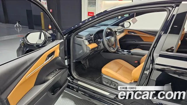 Toyota Camry 2025 thumb 10
