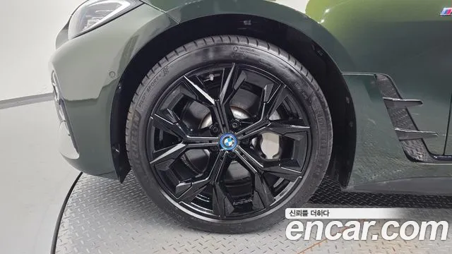 BMW i4 2022 thumb 4