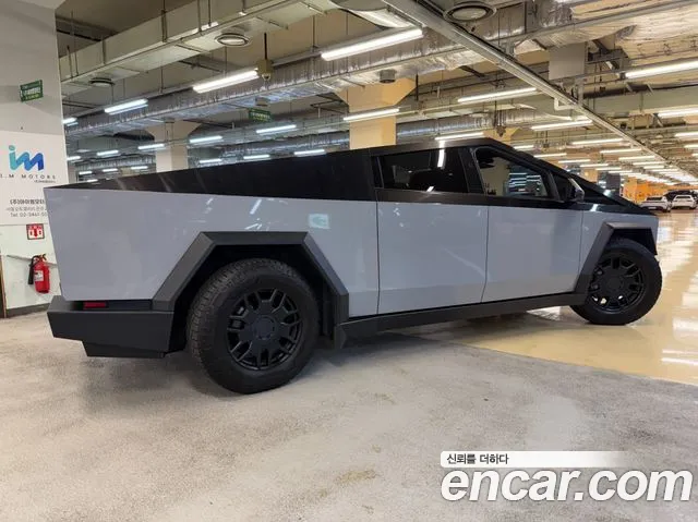 Tesla Cybertruck 2024 thumb 4