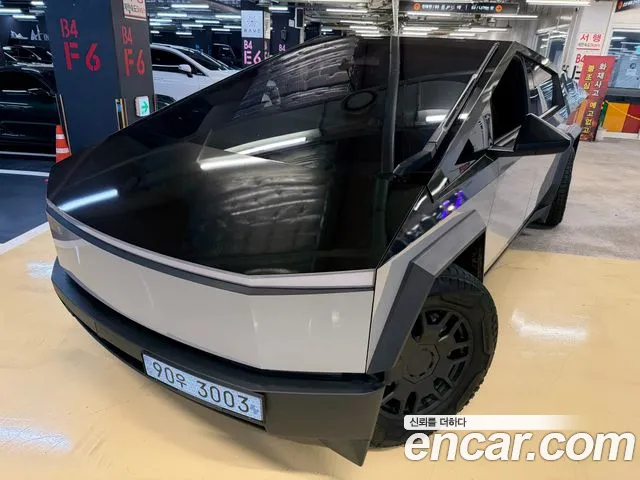 Tesla Cybertruck 2024 thumb 11
