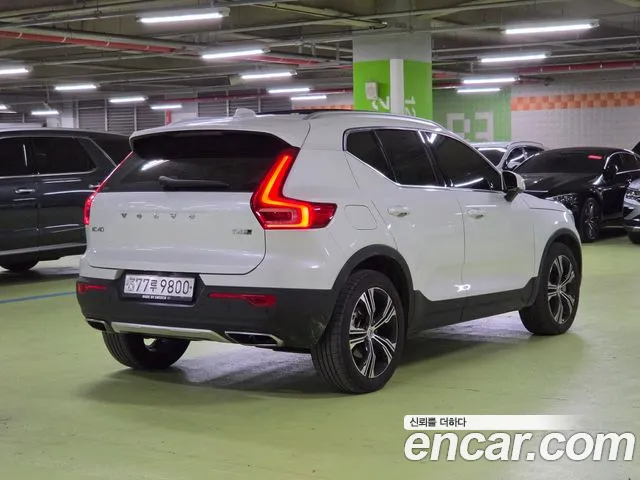 Volvo XC40 2020 thumb 4