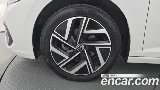 Volkswagen Jetta 2023 thumb 5