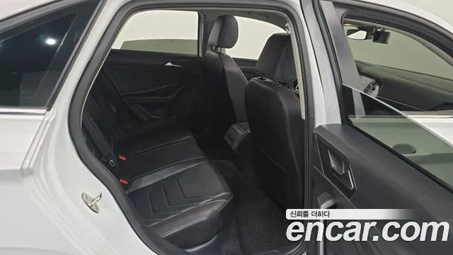 Volkswagen Jetta 2023 thumb 11