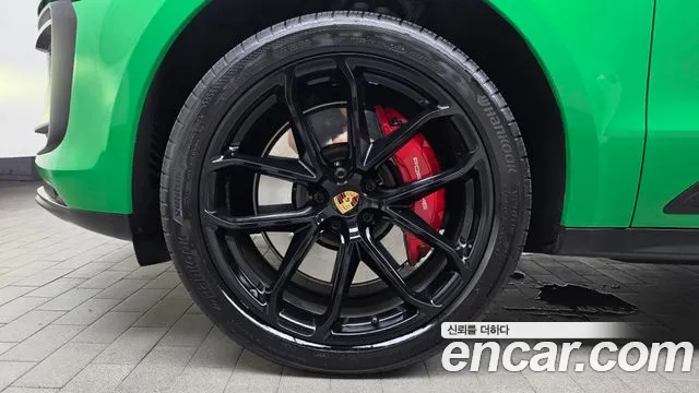 Porsche Macan 2024 thumb 5