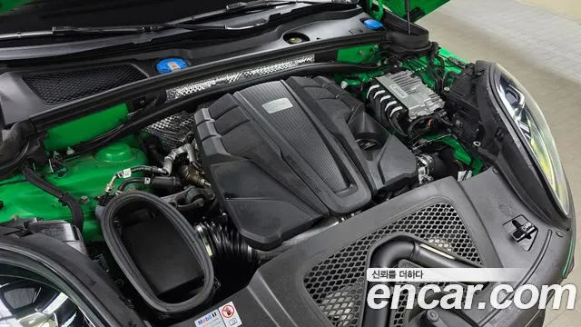 Porsche Macan 2024 thumb 6
