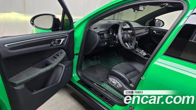 Porsche Macan 2024 thumb 10