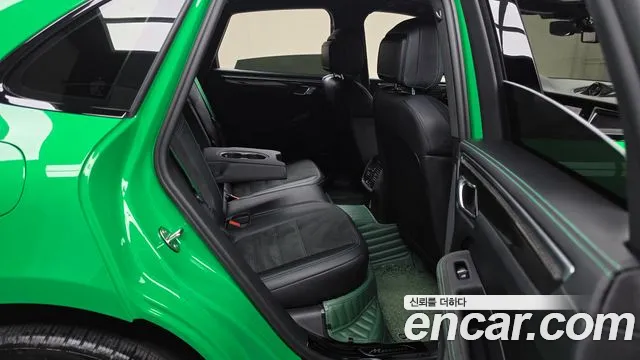Porsche Macan 2024 thumb 11