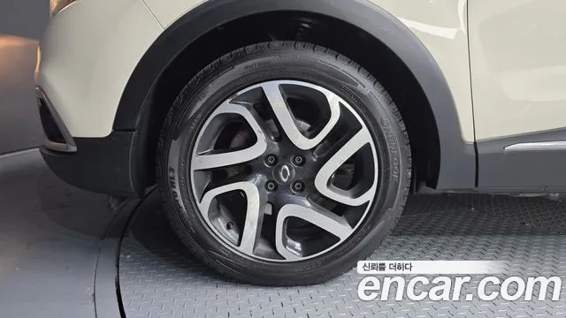 Renault-KoreaSamsung Captur 2015 thumb 5