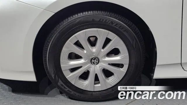 Toyota Prius 2021 thumb 5
