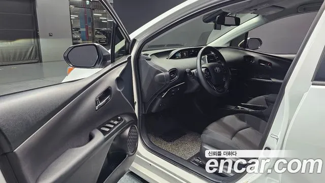 Toyota Prius 2021 thumb 10