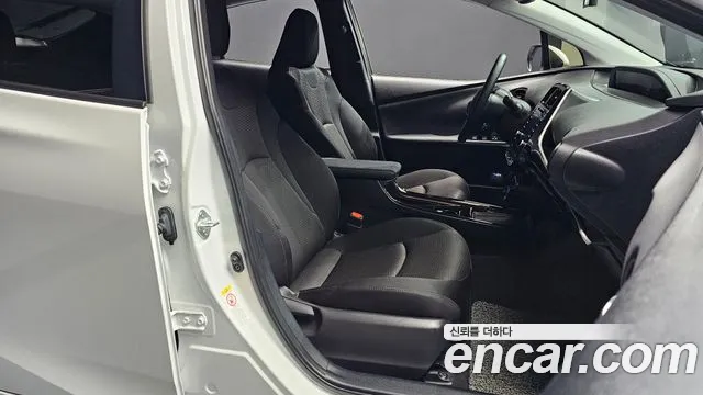 Toyota Prius 2021 thumb 12