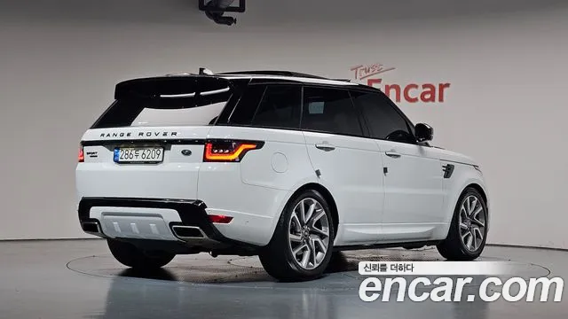 Land Rover Range Rover Sport 2021 thumb 2