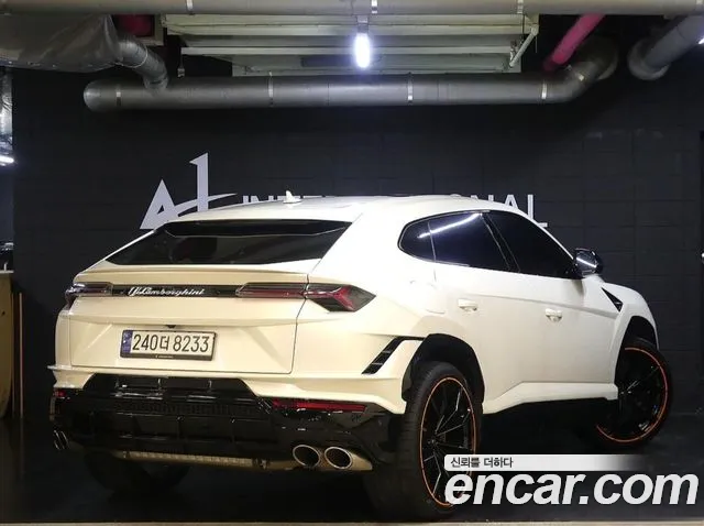 Lamborghini Urus 2024 thumb 4