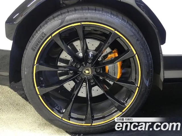 Lamborghini Urus 2024 thumb 10