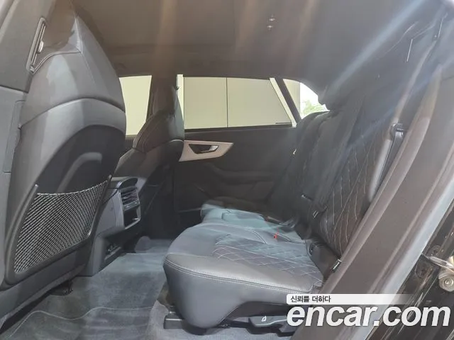 Audi Q8 2023 thumb 7