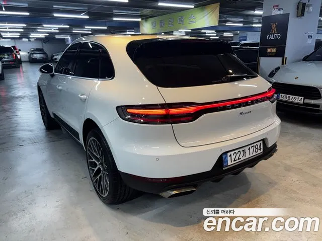 Porsche Macan 2021 thumb 2