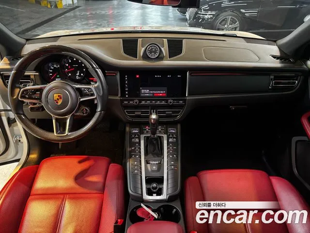 Porsche Macan 2021 thumb 7