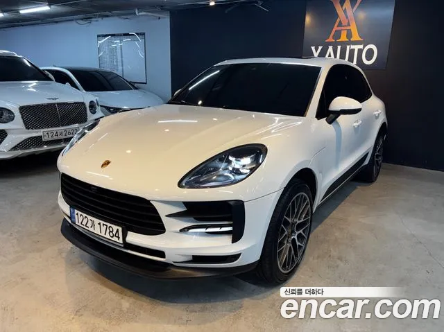 Porsche Macan 2021 thumb 11