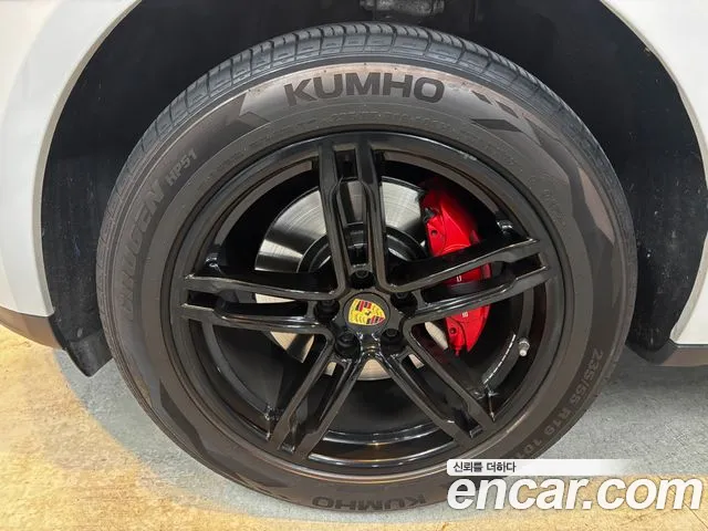 Porsche Macan 2019 thumb 5