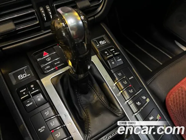 Porsche Macan 2019 thumb 9