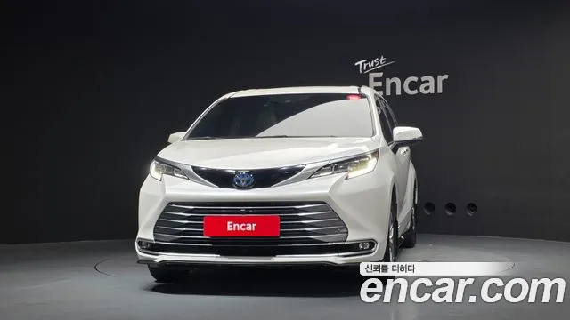 Toyota Sienna 2021 thumb 3