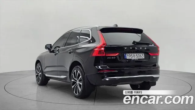 Volvo XC60 2024 thumb 4
