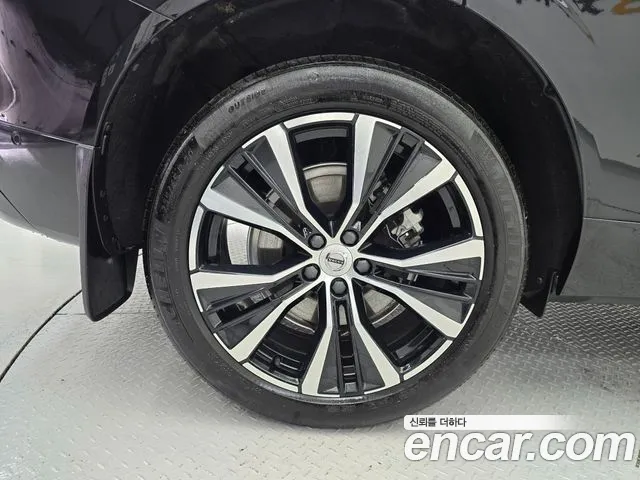Volvo XC60 2024 thumb 5
