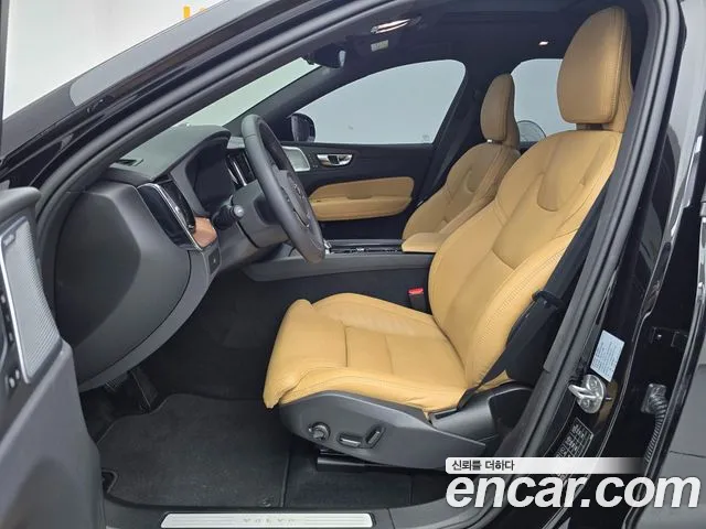 Volvo XC60 2024 thumb 10