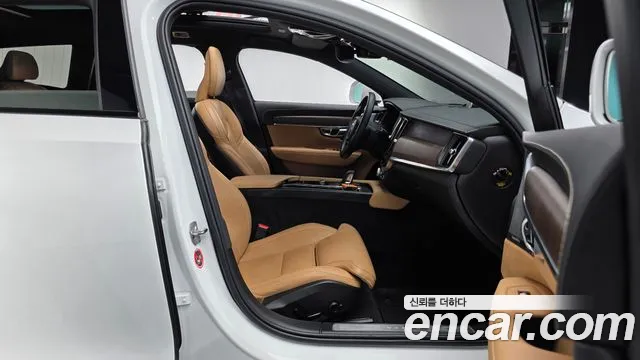Volvo V90 2021 thumb 10