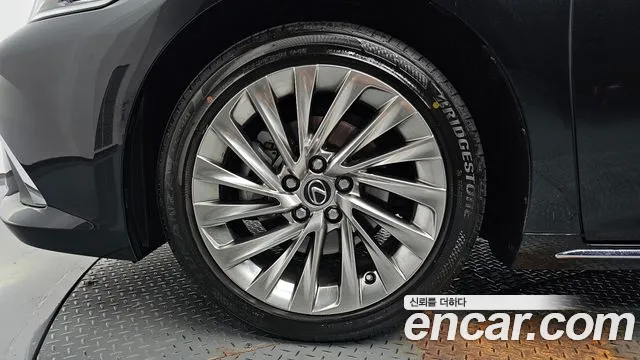 Lexus ES 2026 thumb 5