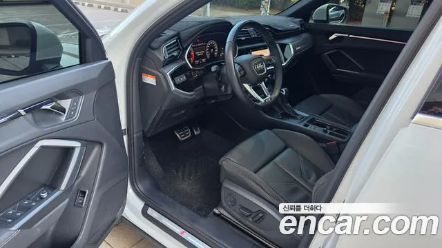 Audi Q3 2022 thumb 10