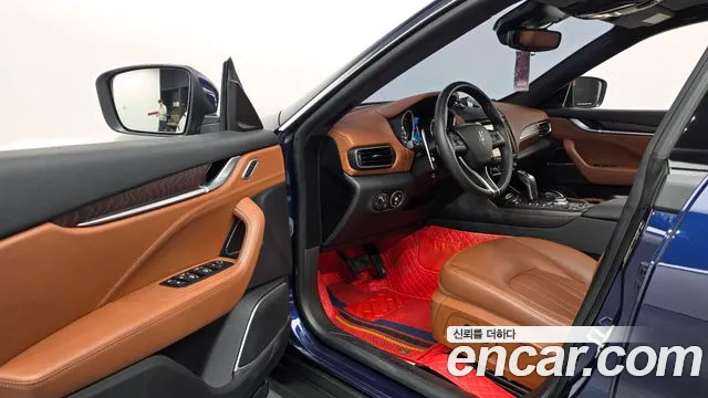 Maserati Levante 2019 thumb 10