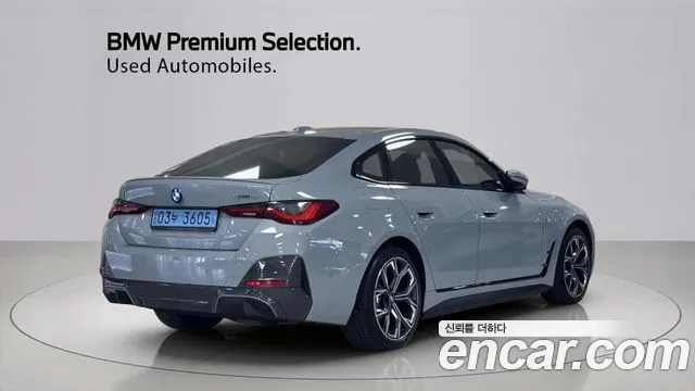 BMW i4 2022 thumb 2