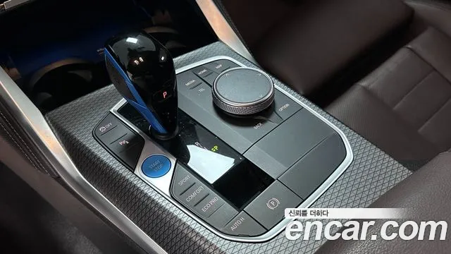 BMW i4 2022 thumb 9