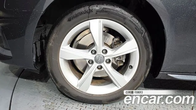 Audi A4 2021 thumb 5