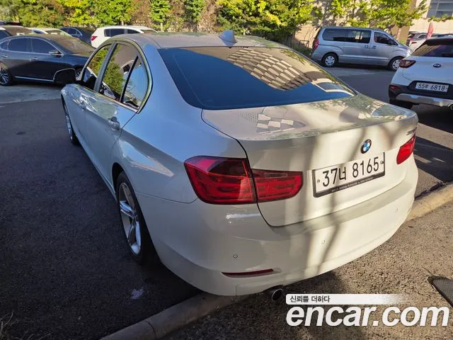 BMW 3-Series 2013 thumb 4