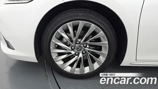 Lexus ES 2025 thumb 5