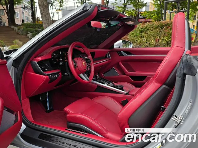 Porsche 911 2025 thumb 7