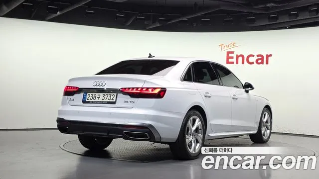 Audi A4 2021 thumb 2