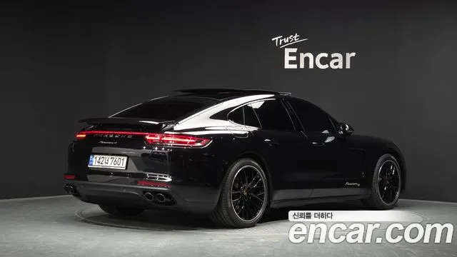 Porsche Panamera 2020 thumb 2