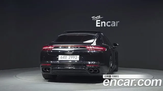 Porsche Panamera 2019 thumb 4